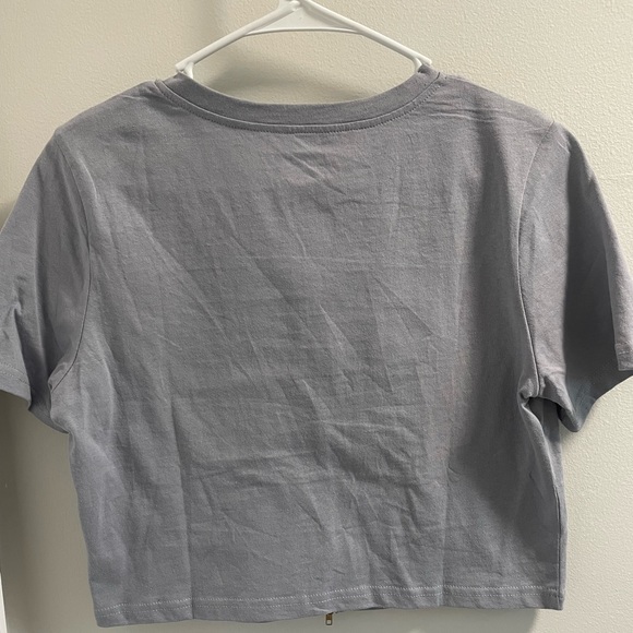 Letter graphic zip detail crop tee - Picture 4 of 5